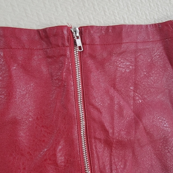 NEW Shinestar Red Vegan Leather Skirt Size Large - Picture 2 of 13